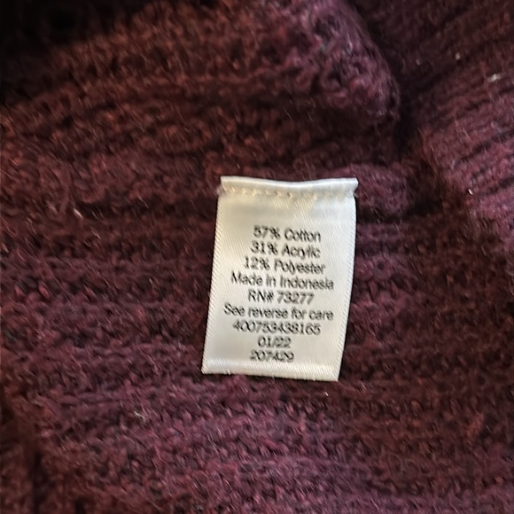 Sweater - Picture 4 of 4